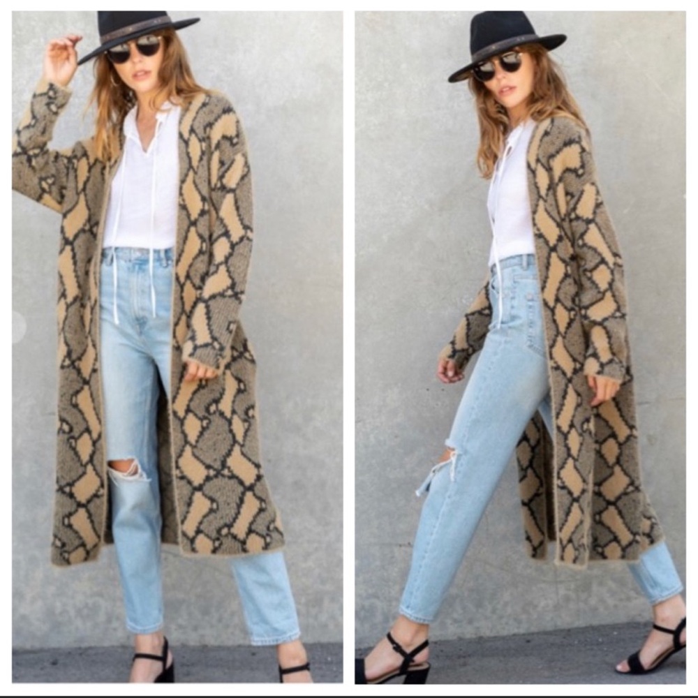 ABSOLUTELY FABULOUS LONG SWEATER SNAKESKIN JACKET - Picture 2 of 8